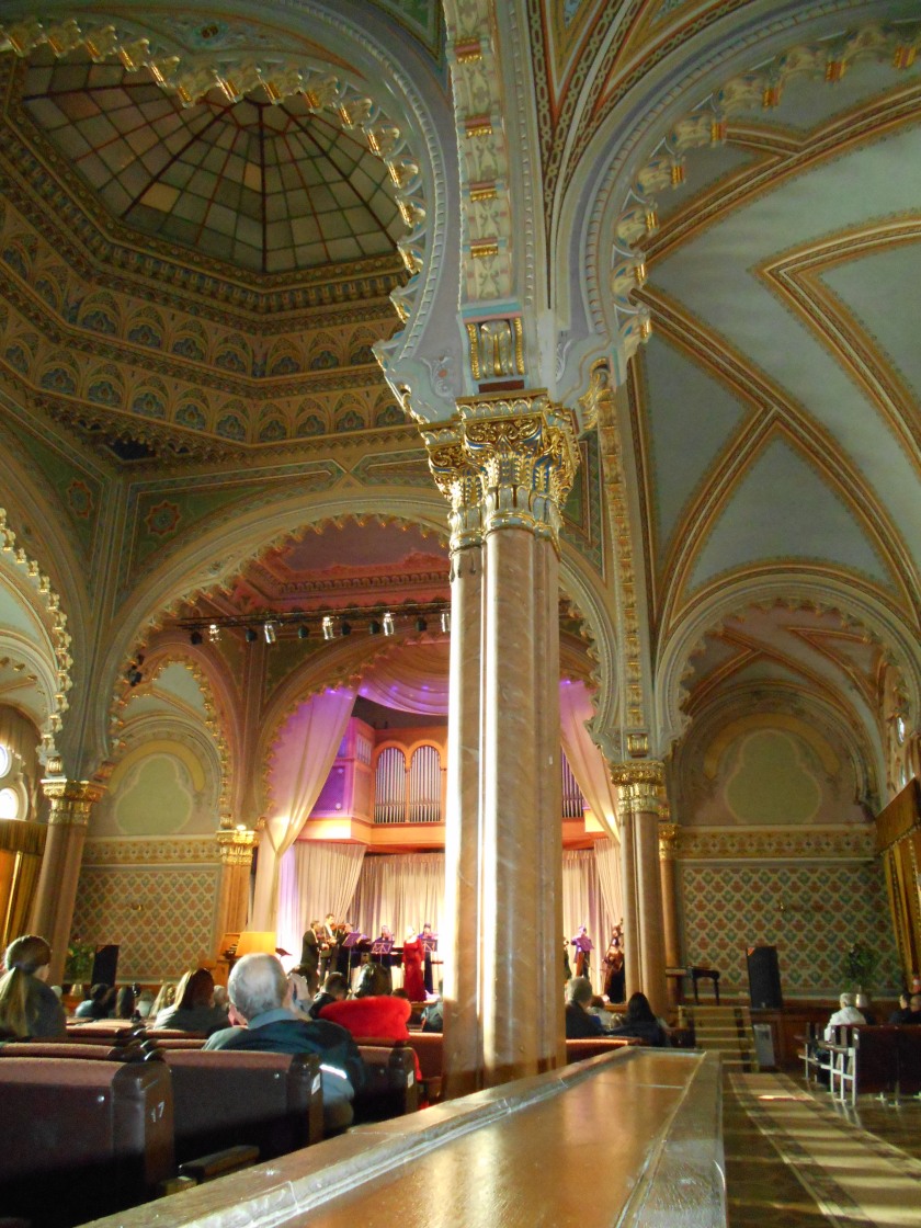 ungvári zsinagóga koncertje,túratársat keresek