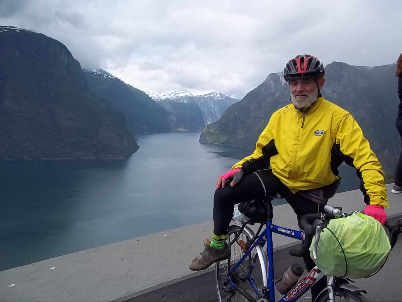 Aurlandsveien fjord,kerékpáros túratársat keresek