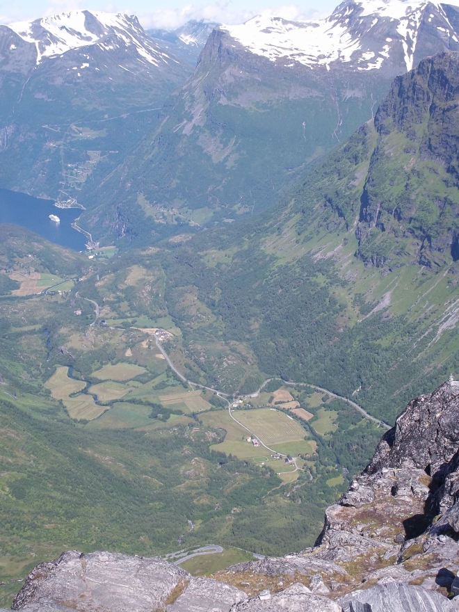 Dalsnibba, 1467 m kilátás Gejranger fjordra, túratársat keresek