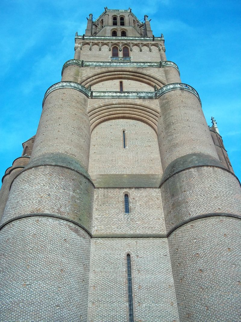 Riesiger_Turm_der_Katedrale