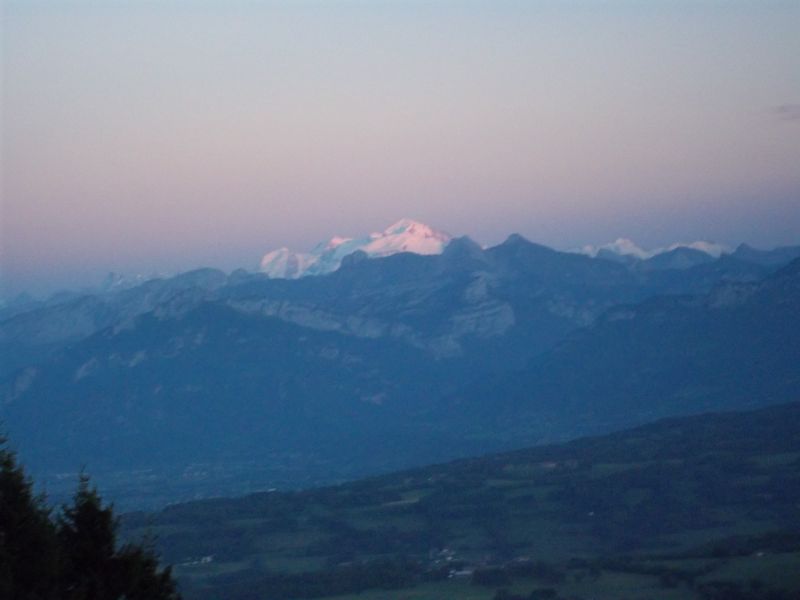 Mont_Blanc_lemenő_nap_fényében