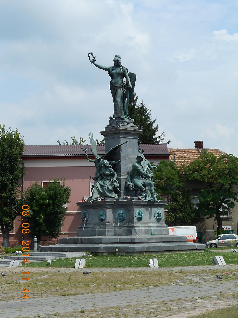 Arad Megbékélés park, Szabdság szobor